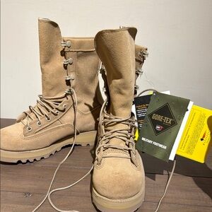 GORE-TEX Tactical Tan Boots *NWT*